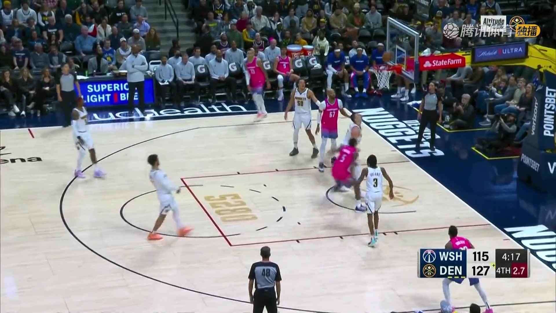 和我一隊沒這么厲害？巴頓在約基奇頭上搶到前場籃板霸氣補籃得手（約翰·巴頓）