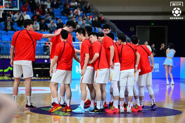 中國男籃vs委內(nèi)瑞拉大名單：胡金秋領(lǐng)銜，胡明軒、趙睿在列