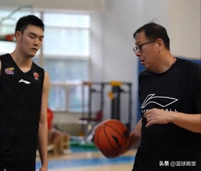 遼寧更訓(xùn)練！吳慶龍細(xì)節(jié)教內(nèi)線，劉志軒激情教外線，于善元也在