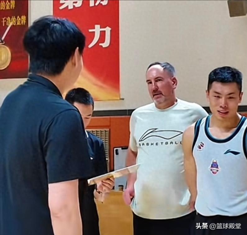 山東夏訓(xùn)新動態(tài)！邱彪回國帶隊，謝智杰歸隊，于德豪劉毅正常訓(xùn)練