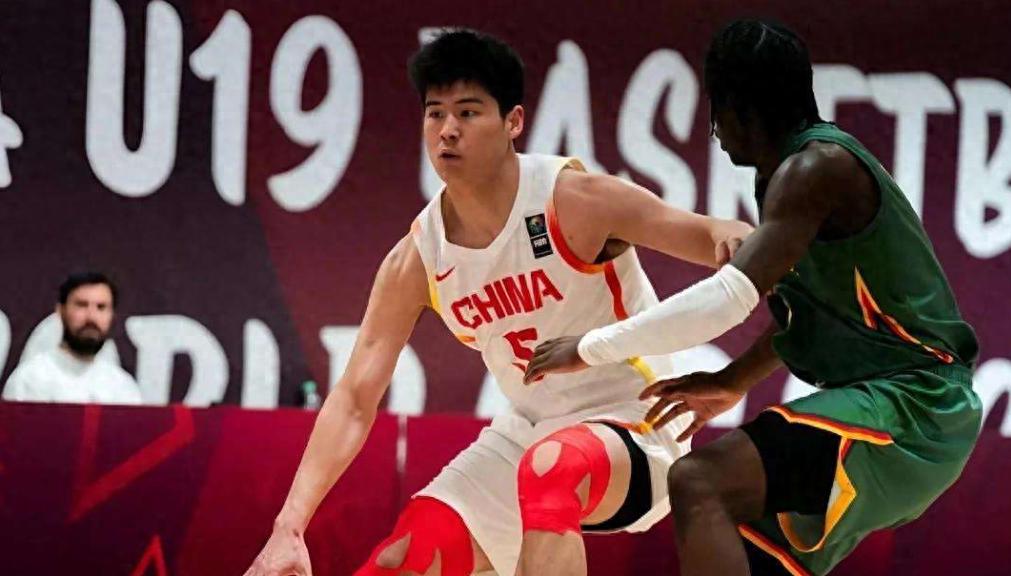 101比42狂勝59分！廣東男籃斬獲開門紅：國青三巨頭轟39分12板