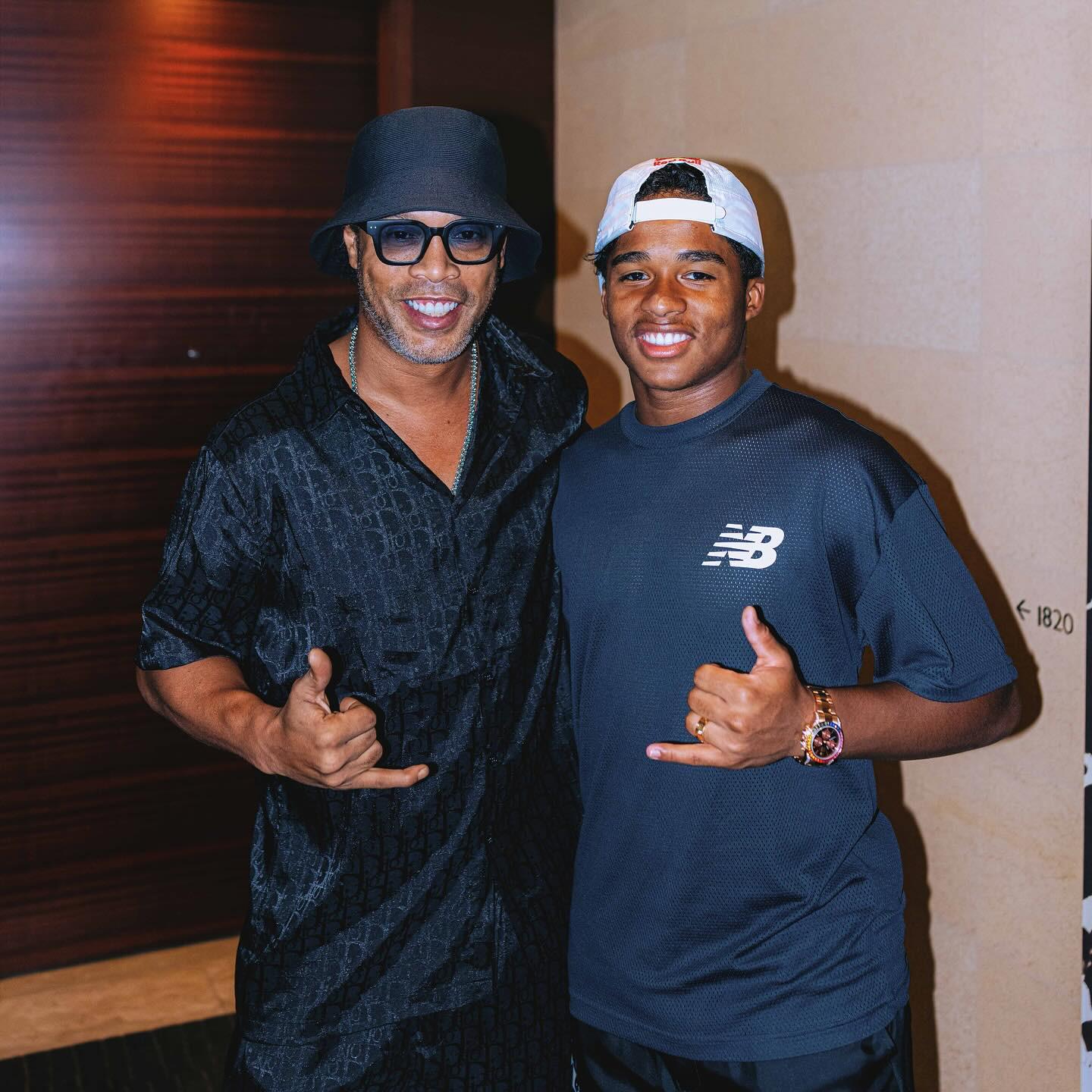 在日本東京見面，恩德里克社媒曬與小羅合照：很榮幸