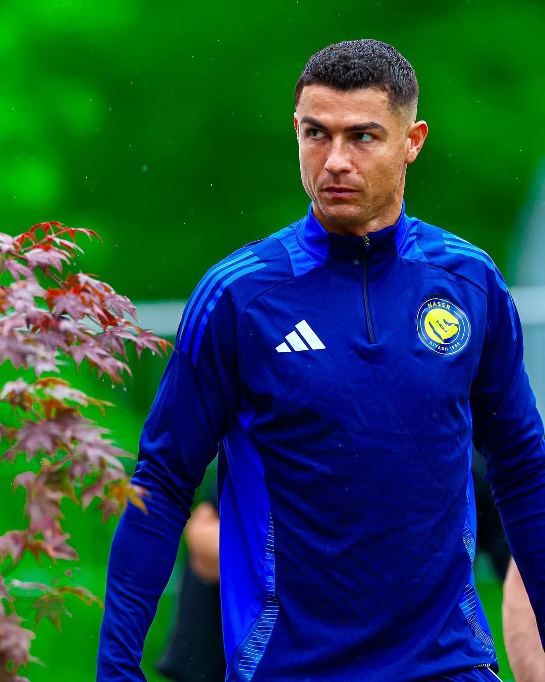 C羅社媒分享訓(xùn)練照：一切從現(xiàn)在開始，著眼未來全員投入！