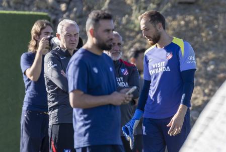 世體：馬競(jìng)重點(diǎn)練習(xí)射門，略倫特重炮轟門致奧布拉克下場(chǎng)治療