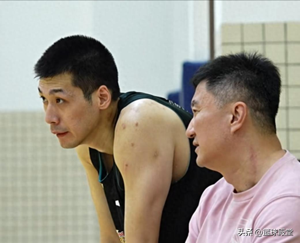 廣東更新對抗訓(xùn)練！彰華非楊溢參加，各輪換都在，但強(qiáng)度不大！