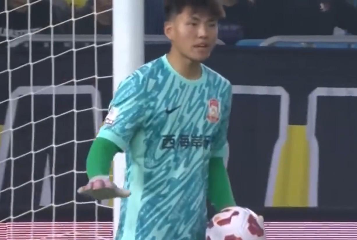 官方：青島西海岸門(mén)將李昊當(dāng)選中超6月最佳門(mén)將