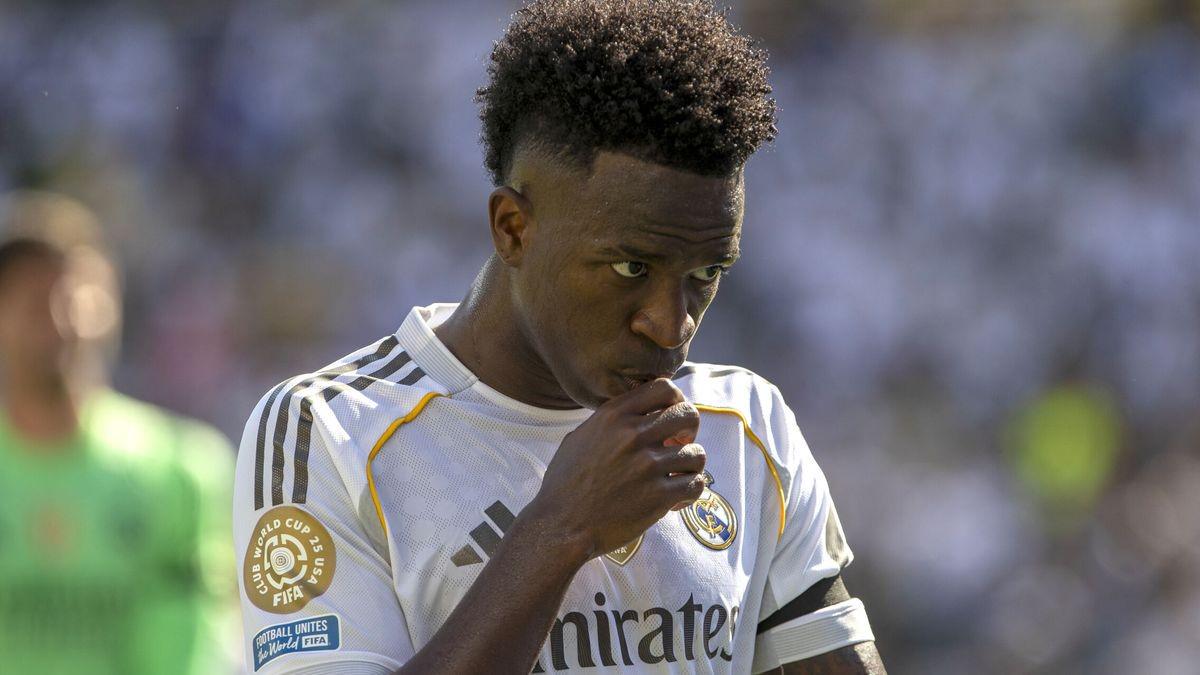 塞爾：維尼修斯要求薪水與姆巴佩持平，導(dǎo)致續(xù)約談判停滯